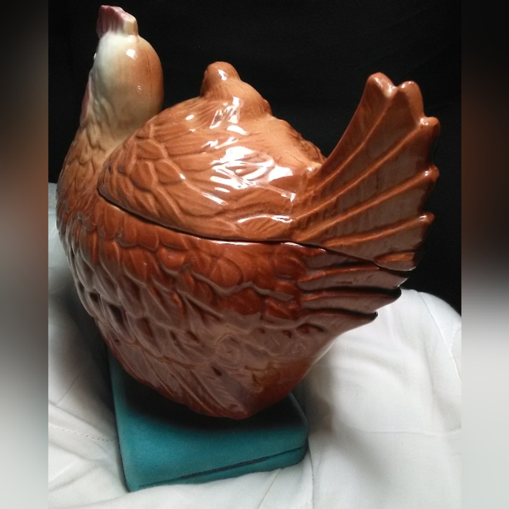 VINTAGE PAPCO Ceramic Hen Cookie Jar W/ BABY ON ITS BACK (10 X 8) EXC. COND. - Picture 4 of 9